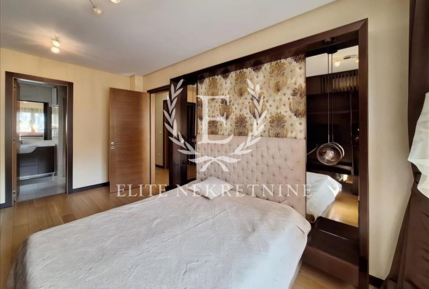 Izdaje se luksuzno opremljen četvorosoban stan na atraktivnoj lokaciji   Crveni krst 4