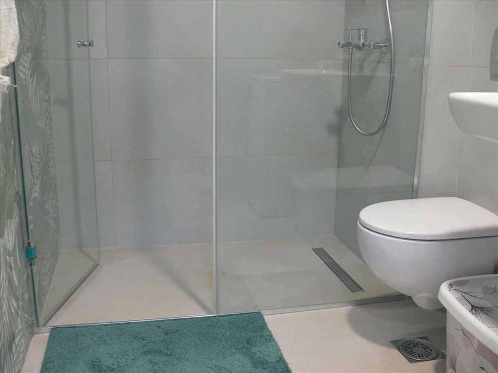 Izdajem nov dvosoban namesten stan na Autokomandi 5