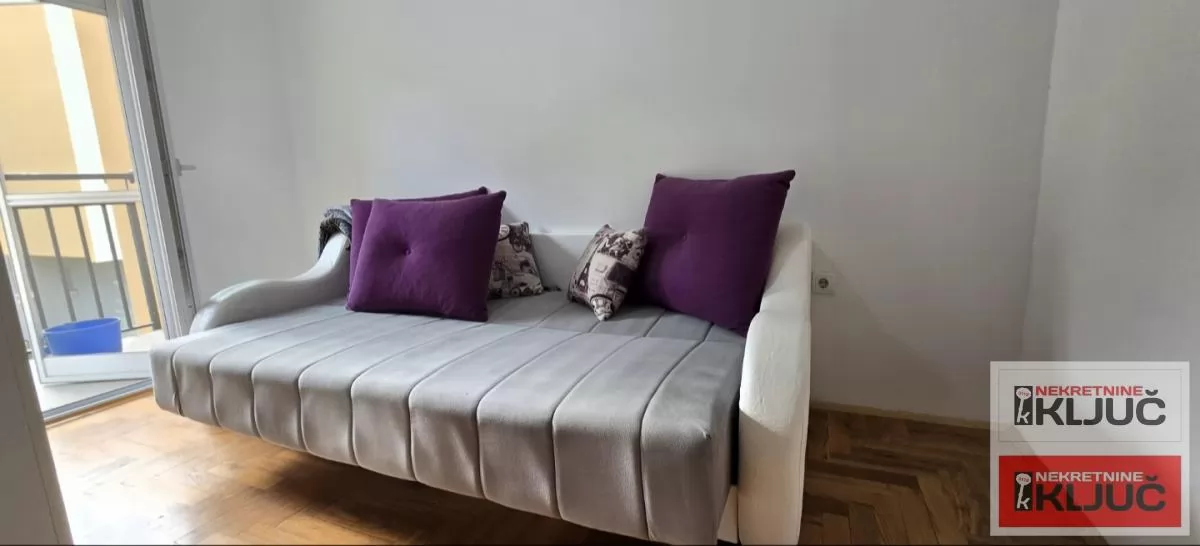 ADICE IZDAJE SE TROIPOSOBAN NAMEŠTEN STAN 10