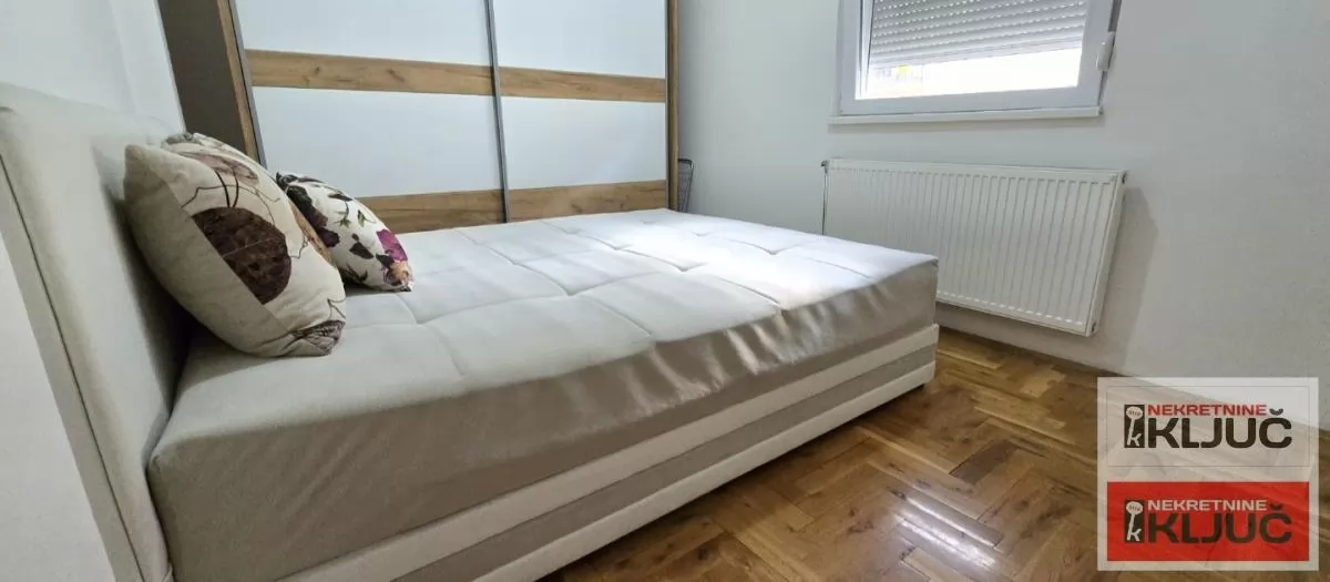 ADICE IZDAJE SE TROIPOSOBAN NAMEŠTEN STAN 13