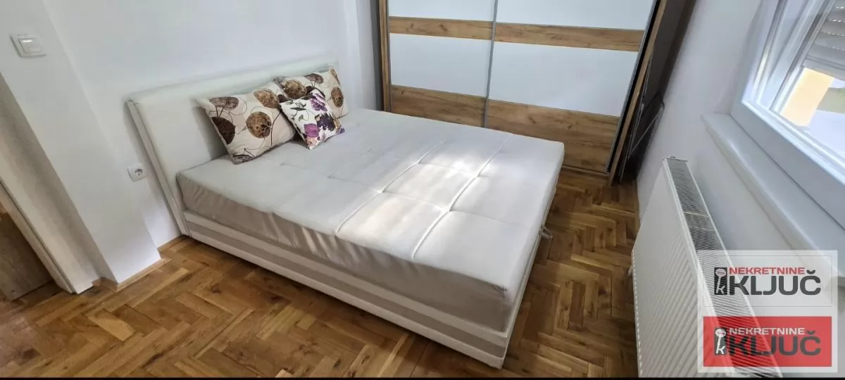 ADICE IZDAJE SE TROIPOSOBAN NAMEŠTEN STAN 15