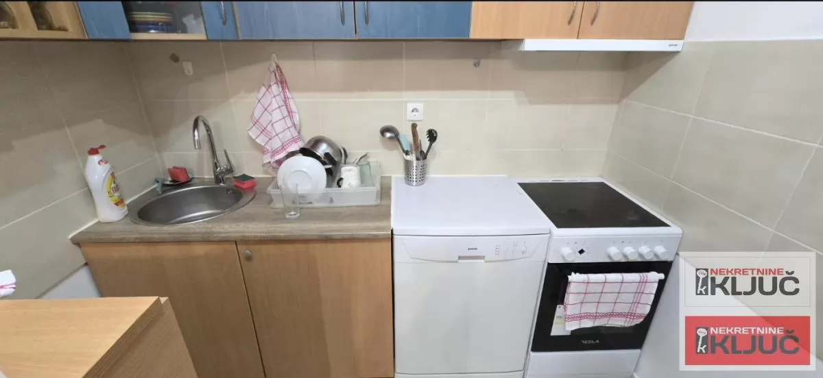 ADICE IZDAJE SE TROIPOSOBAN NAMEŠTEN STAN 5