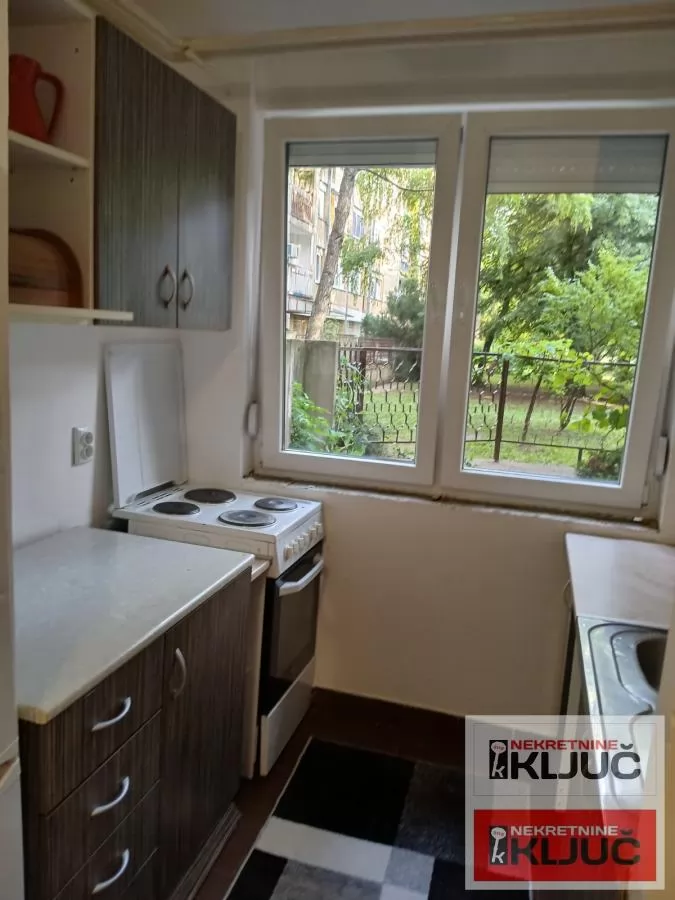 NOVO NASELJE, Jednoiposoban, 41m2 sa dvorišnom terasom oko 25m2 2