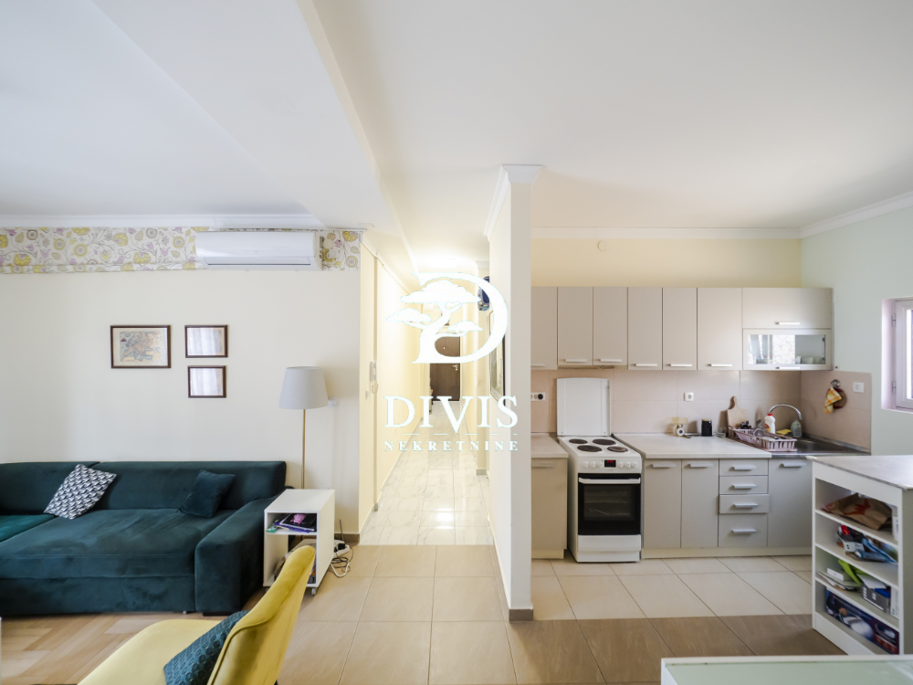 Trosoban stan u centru Beograda kod Kalemegdana  79m2 sa terasom 3