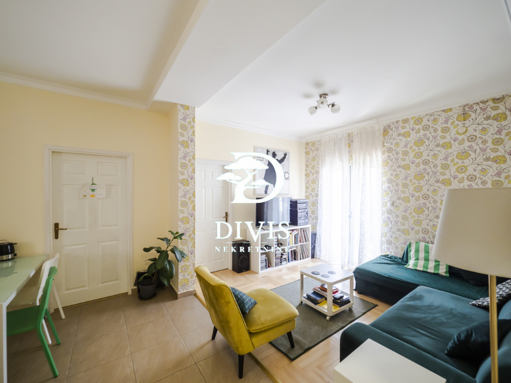 Trosoban stan u centru Beograda kod Kalemegdana  79m2 sa terasom 1