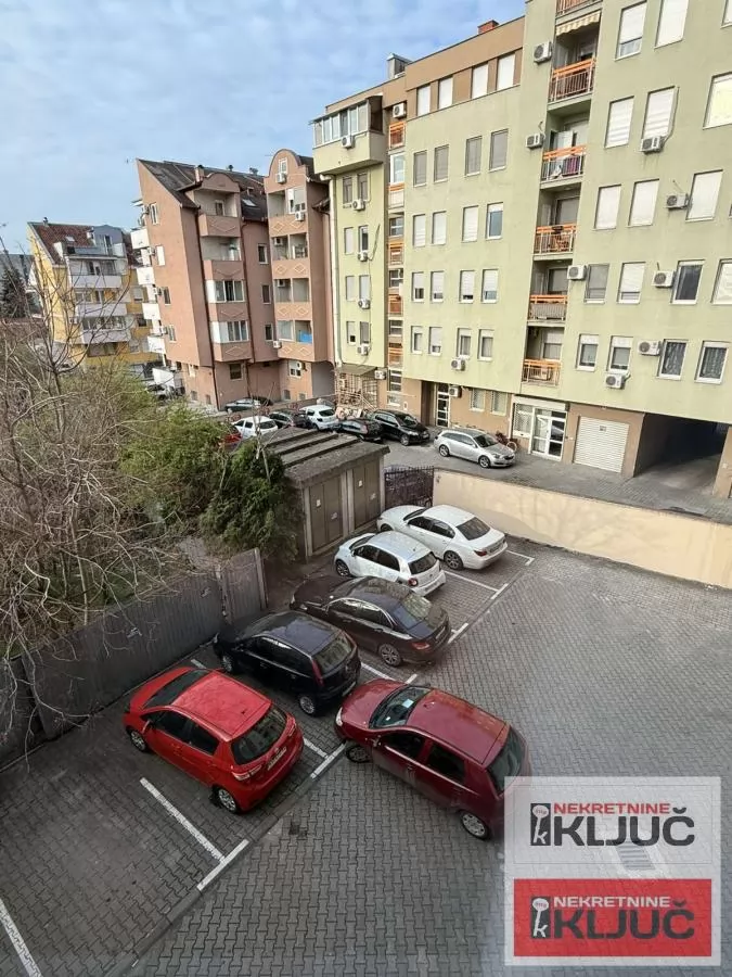 ROTKVARIJA IZDAJE SE JEDNOIPOSOBAN NAMEŠTEN STAN 13