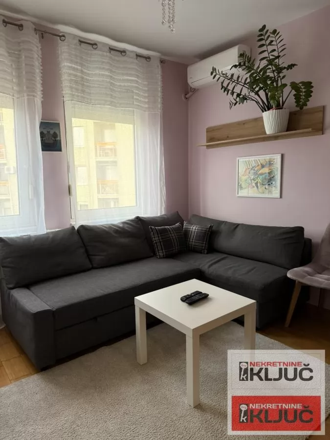 ROTKVARIJA IZDAJE SE JEDNOIPOSOBAN NAMEŠTEN STAN 5