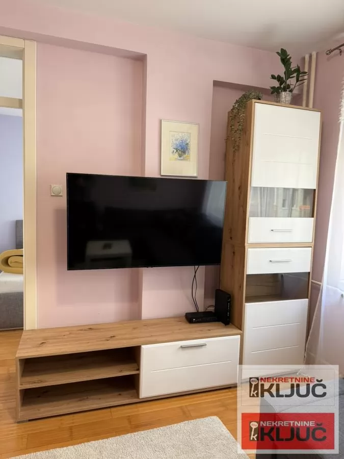 ROTKVARIJA IZDAJE SE JEDNOIPOSOBAN NAMEŠTEN STAN 6