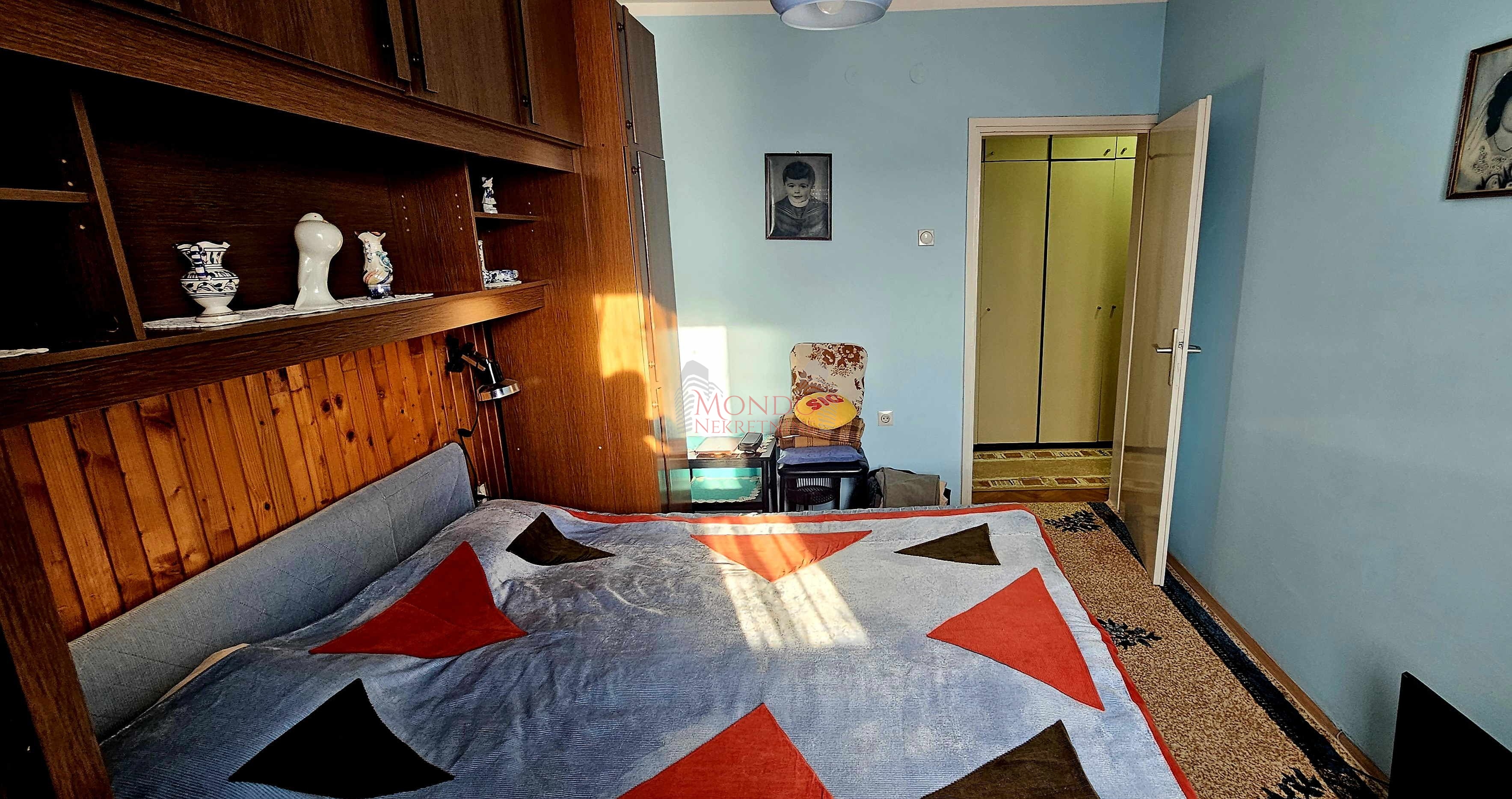 Odličan trosoban stan, 85 m2, IV sprat 18