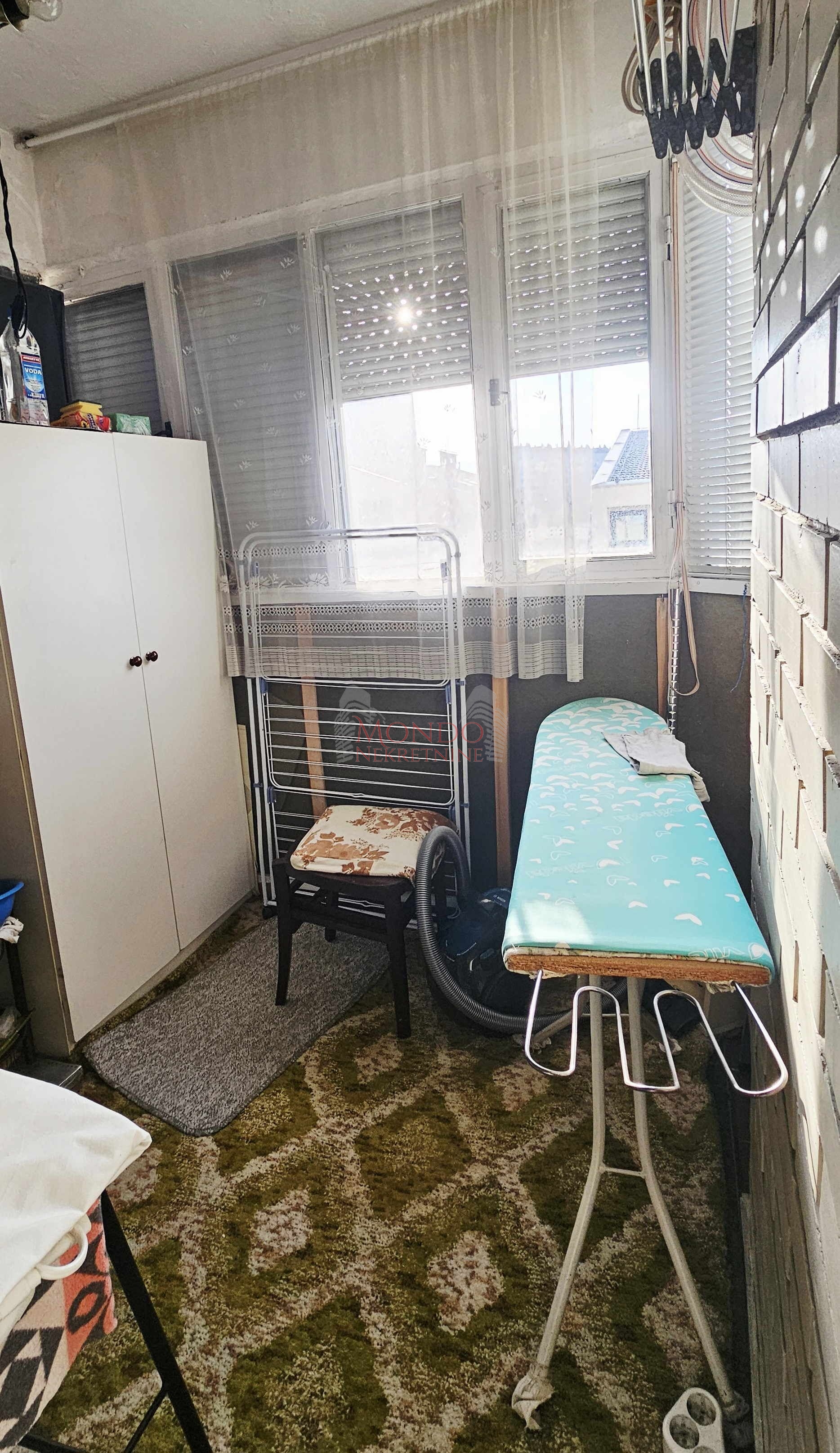 Odličan trosoban stan, 85 m2, IV sprat 16