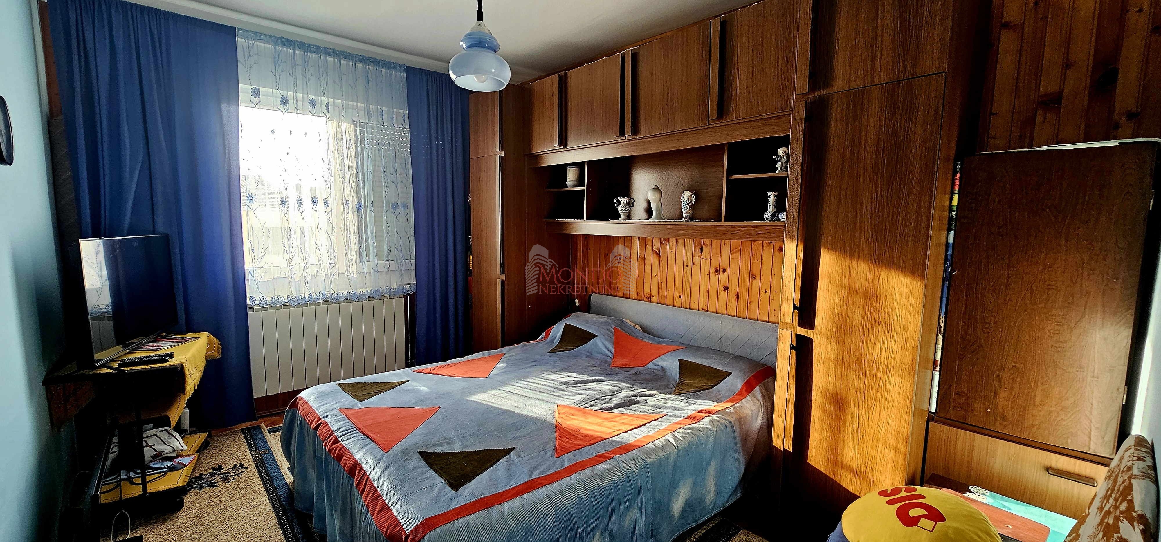 Odličan trosoban stan, 85 m2, IV sprat 17