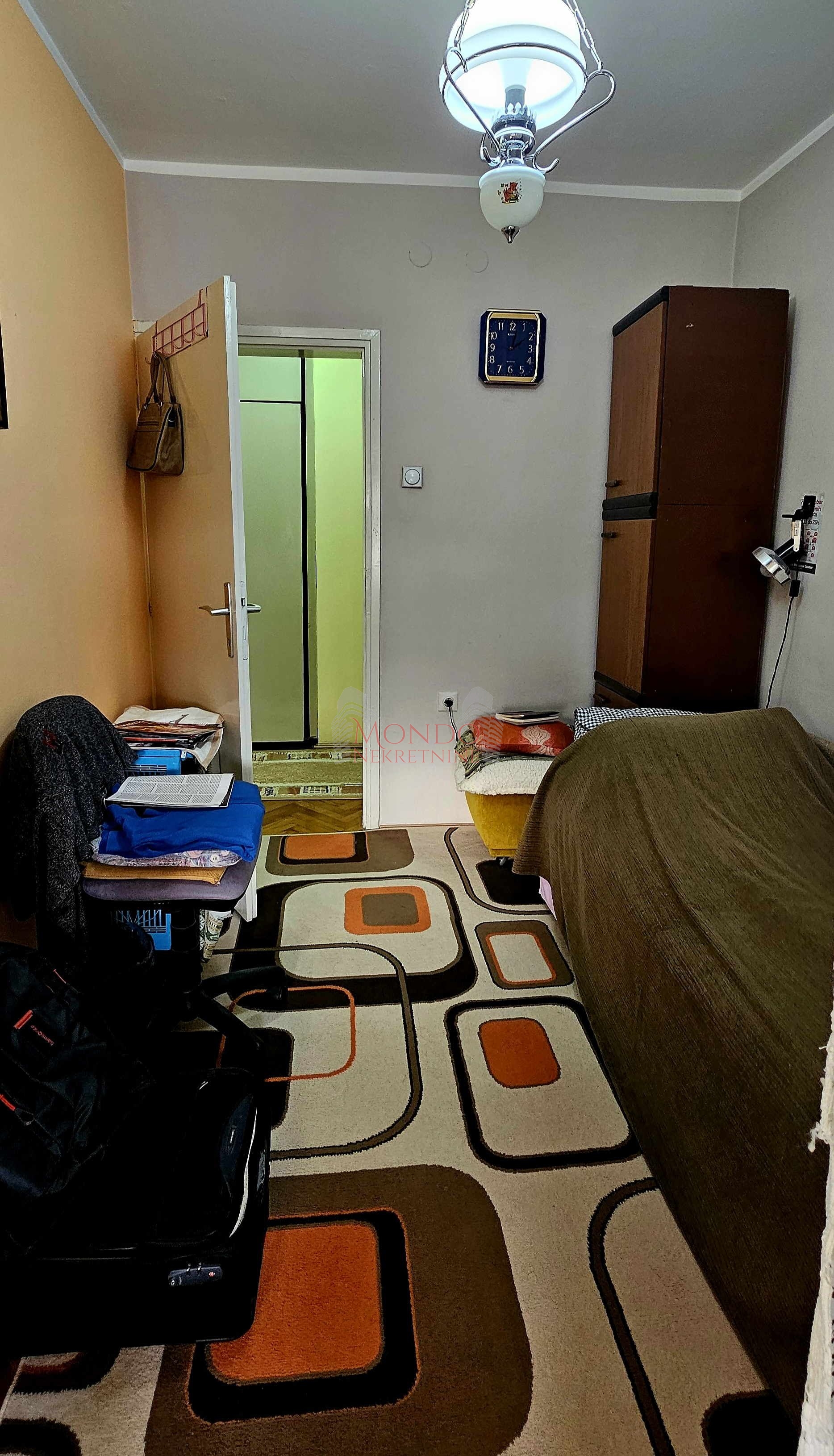 Odličan trosoban stan, 85 m2, IV sprat 15