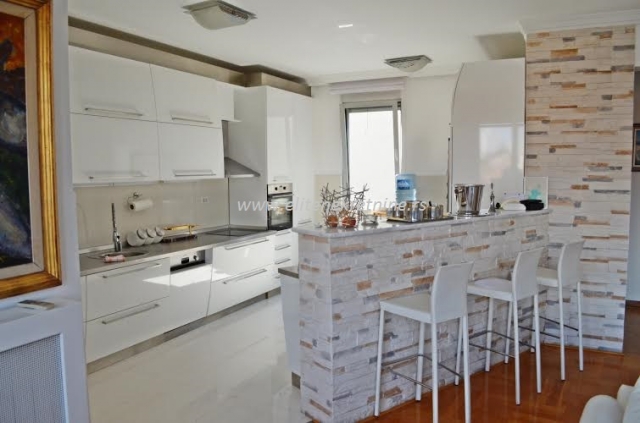 Izdavanje Luksuzni stanovi na Vračaru   garaža  novogradnja 3