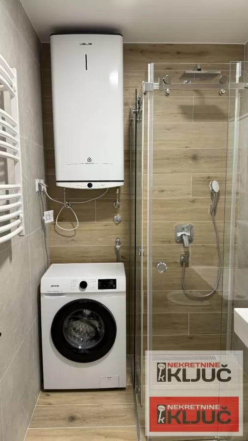 Odlican NOV stan preko puta Futoske pijace 10