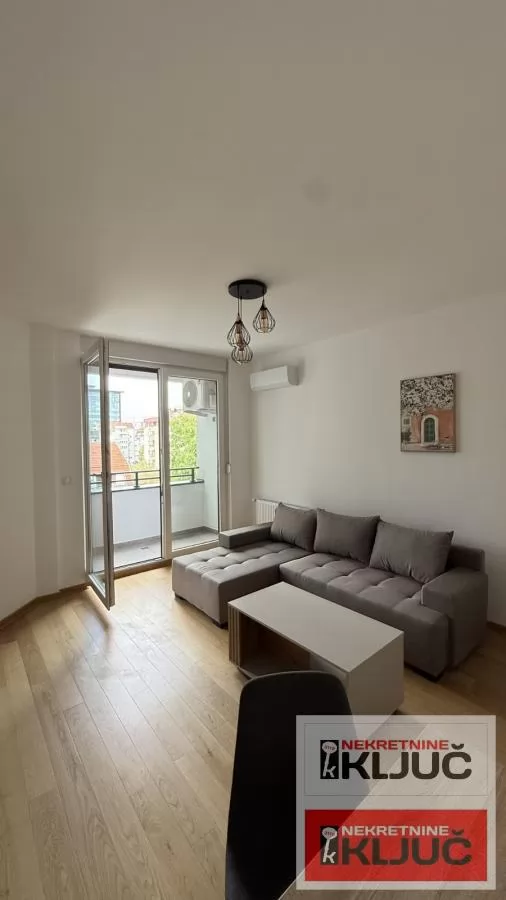 Odlican NOV stan preko puta Futoske pijace 2