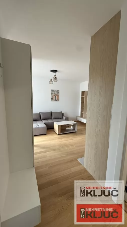 Odlican NOV stan preko puta Futoske pijace 3