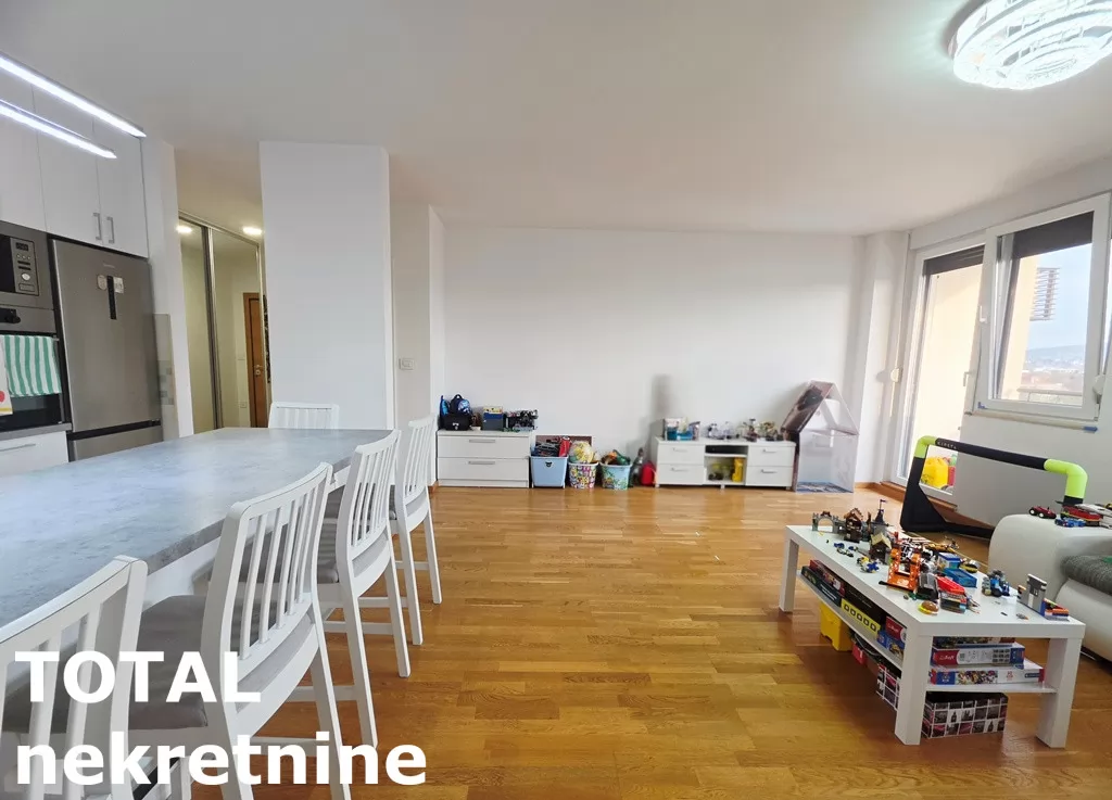 Stan,NOVI SAD,BULEVAR PATRIJARHA PAVLA,kv: 82.00, € 230000, ID: 1102452 1