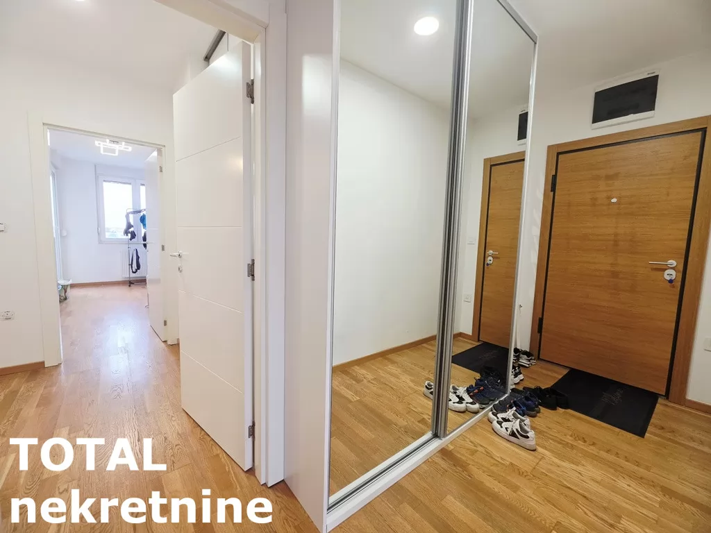 Stan,NOVI SAD,BULEVAR PATRIJARHA PAVLA,kv: 82.00, € 230000, ID: 1102452 12