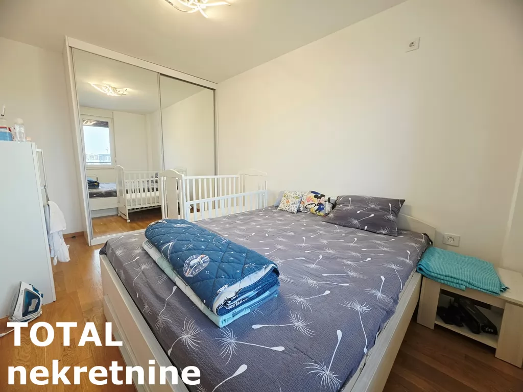 Stan,NOVI SAD,BULEVAR PATRIJARHA PAVLA,kv: 82.00, € 230000, ID: 1102452 7