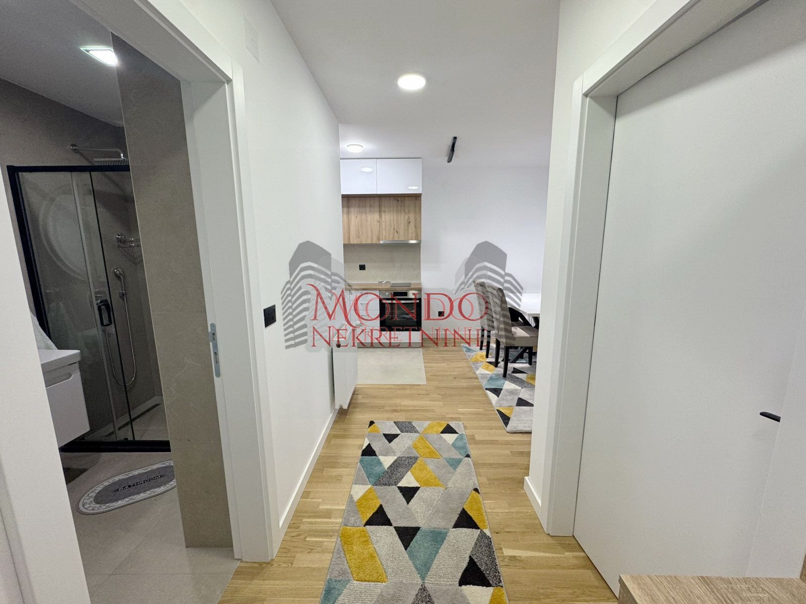 Jednoiposoban nov stan u centru grada kod Saborne crkve 7