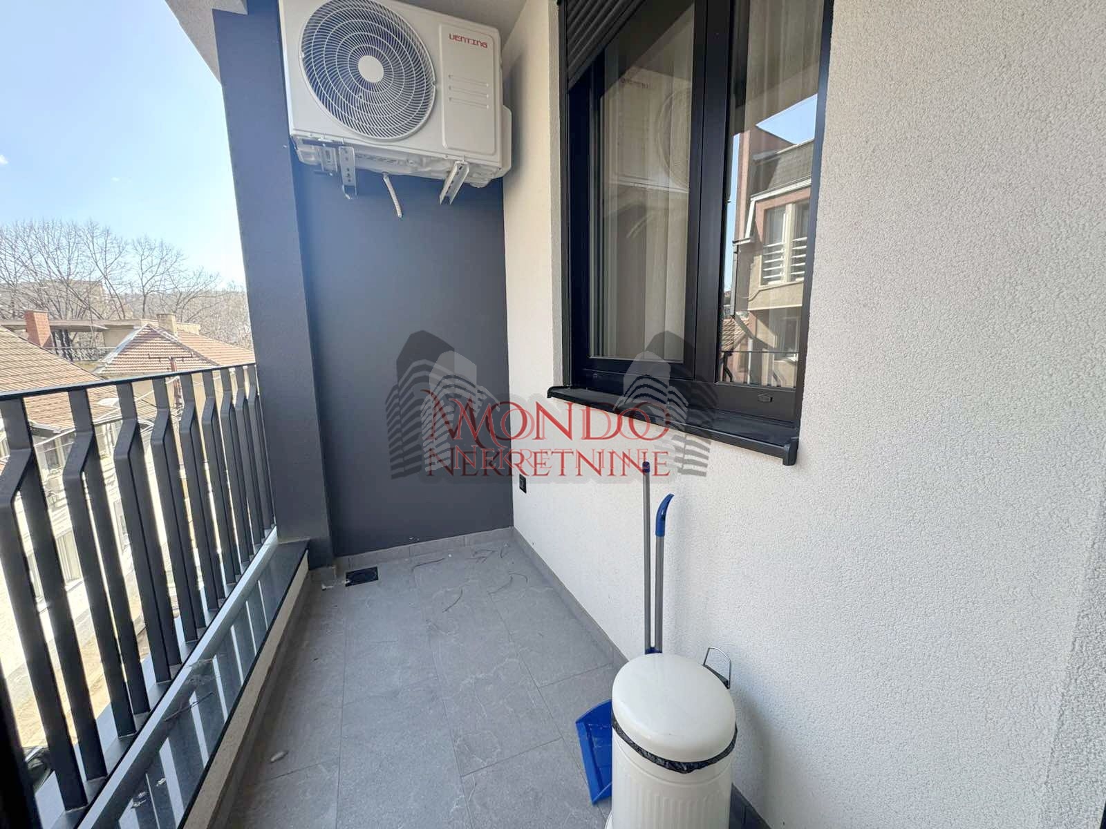 Jednoiposoban nov stan u centru grada kod Saborne crkve 11