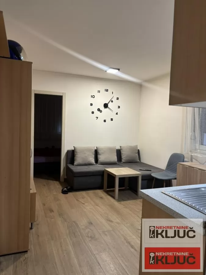 TELEP IZDAJE SE JEDNOIPOSOBAN NAMEŠTEN STAN 2