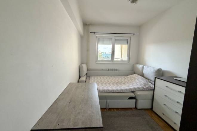 Namešten 2 0 stan u ulici Vojvode Stepe  49m2 4