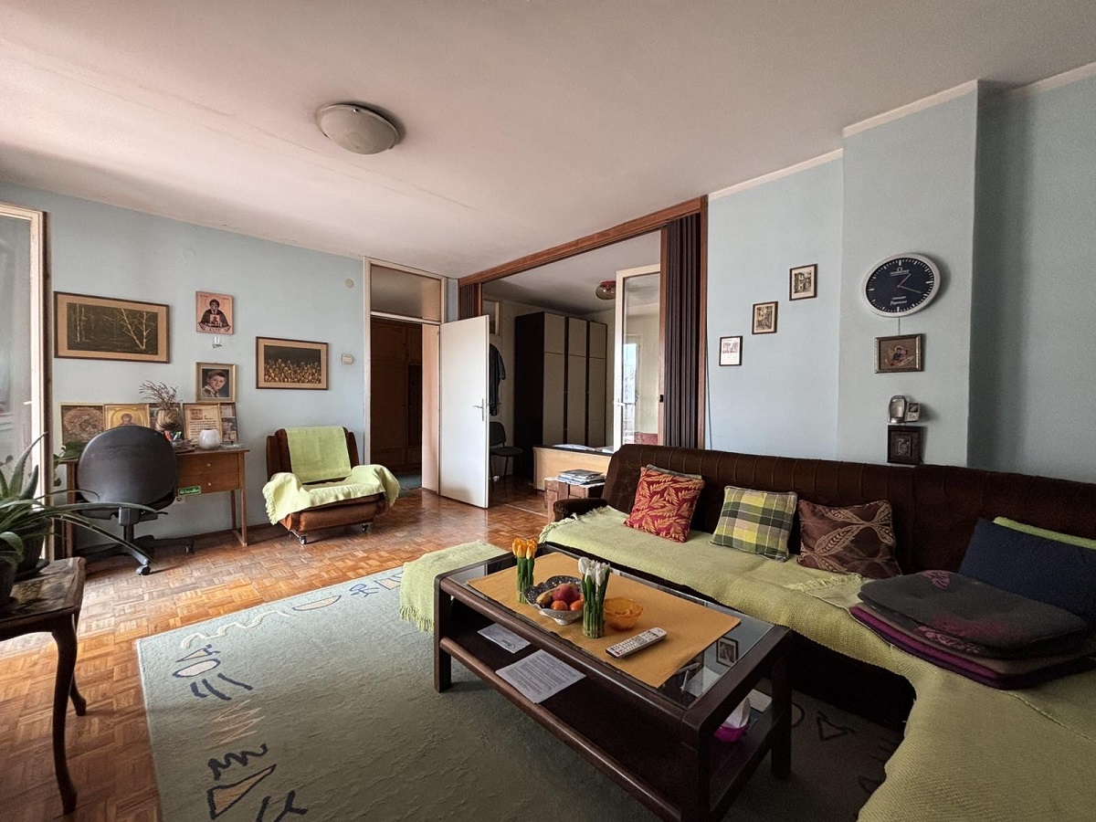 Četvorosoban stan na Dorćolu u ulici Visokog Stevana 97m2 1