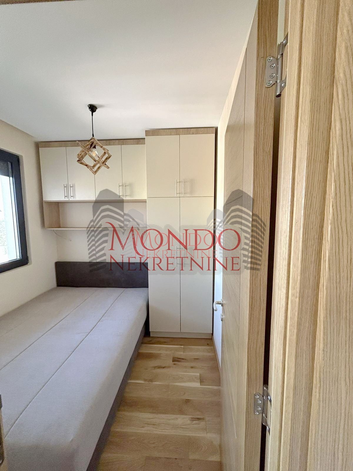 Jednoiposoban stan na Zlatiboru u centru, ul Krfska 4