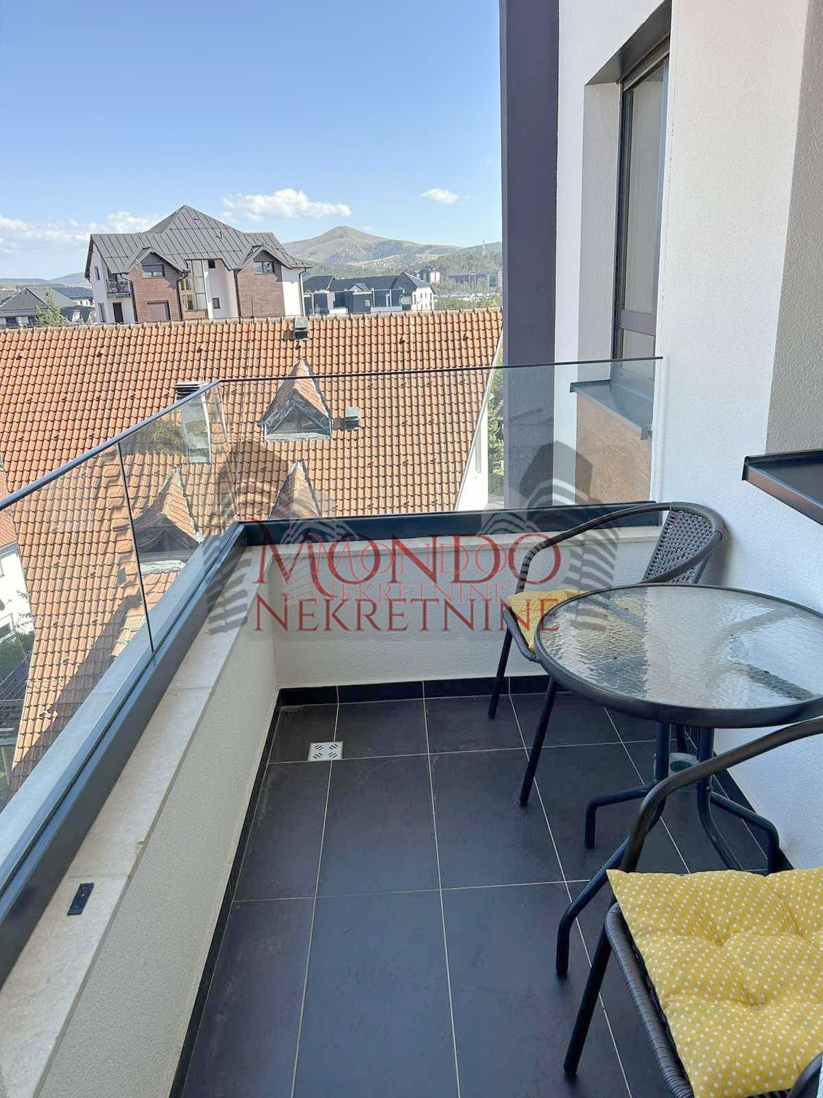 Jednoiposoban stan na Zlatiboru u centru, ul Krfska 7