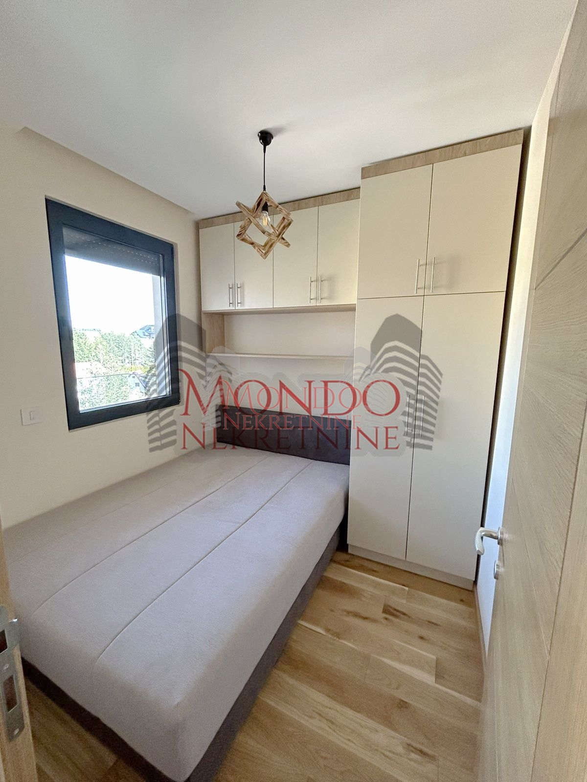 Jednoiposoban stan na Zlatiboru u centru, ul Krfska 5