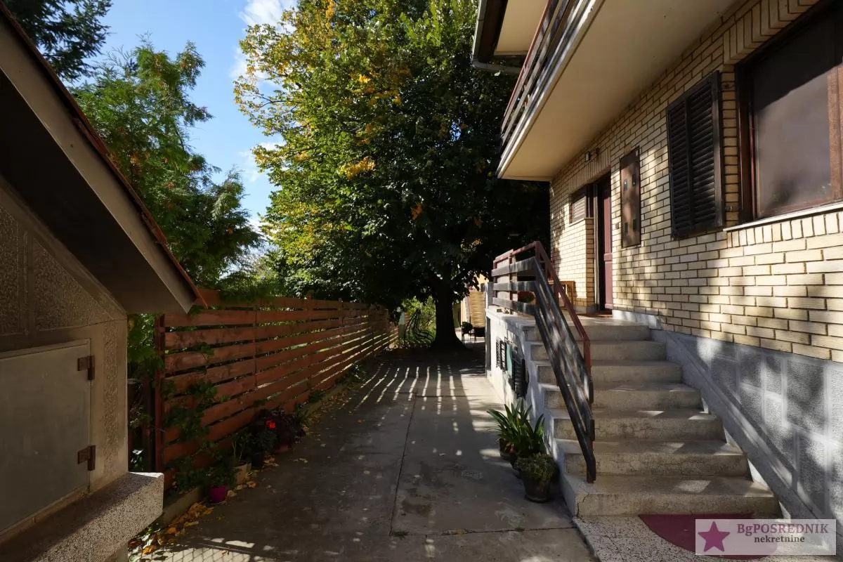 Voždovac, Beli potok, 300m2, 24.9a 7