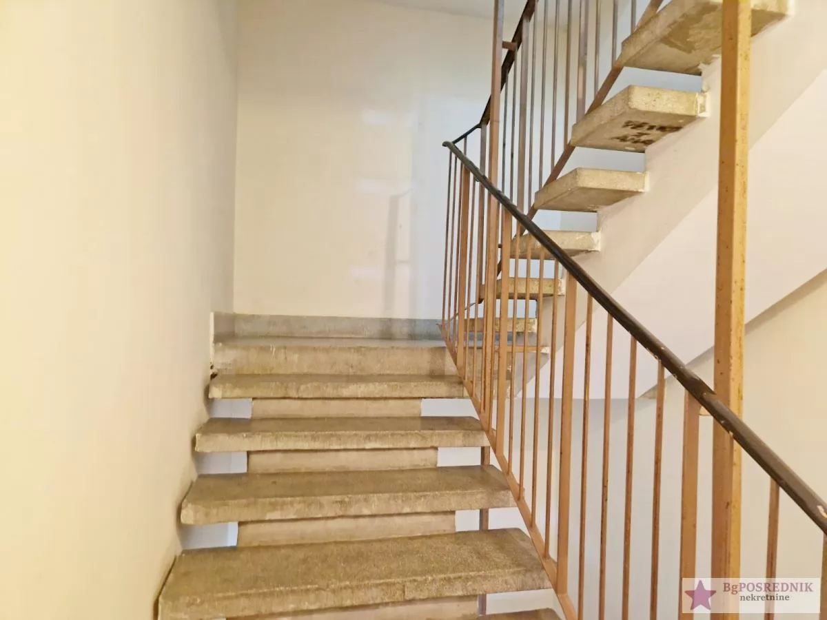 Čukarica, Julino brdo, miran kraj, uknjižen 51(lođa), cg 11