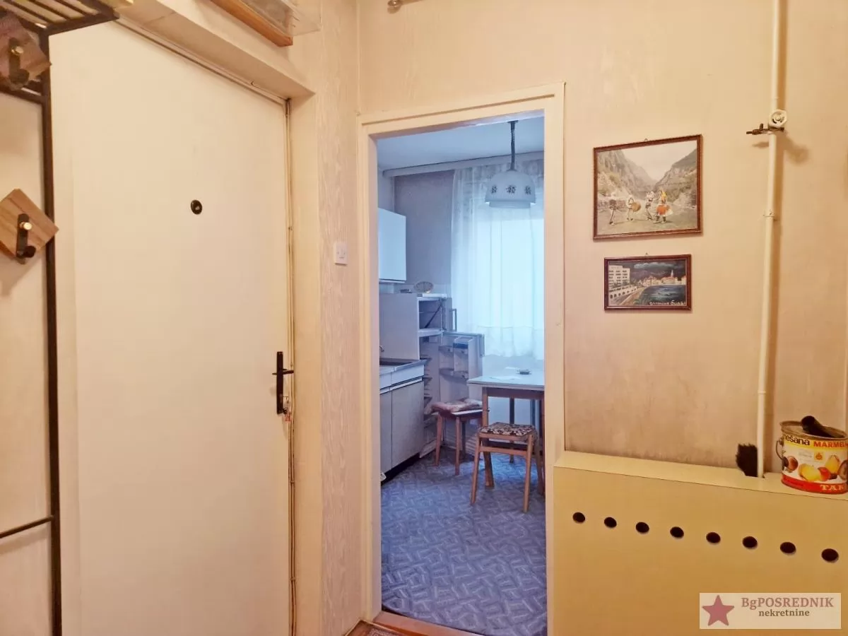 Čukarica, Julino brdo, miran kraj, uknjižen 51(lođa), cg 7