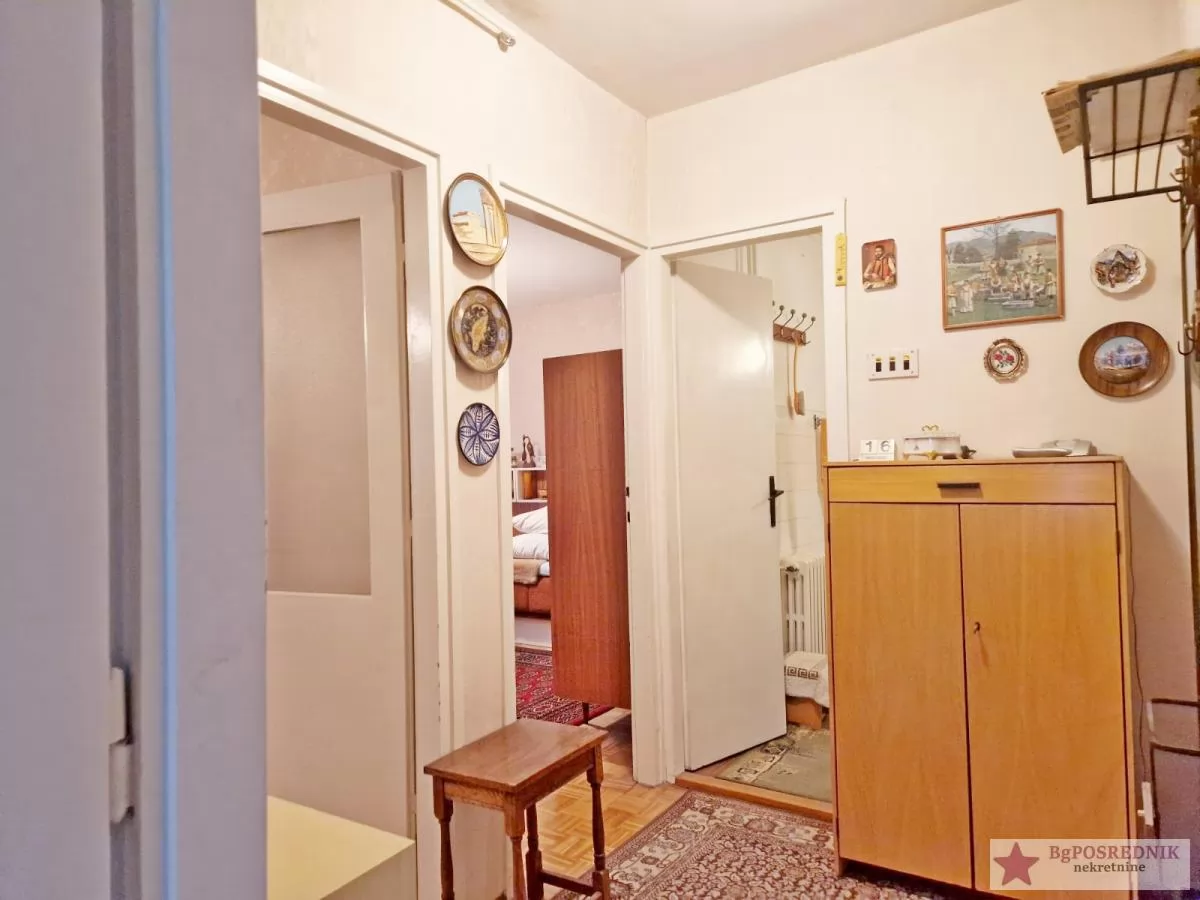 Čukarica, Julino brdo, miran kraj, uknjižen 51(lođa), cg 8