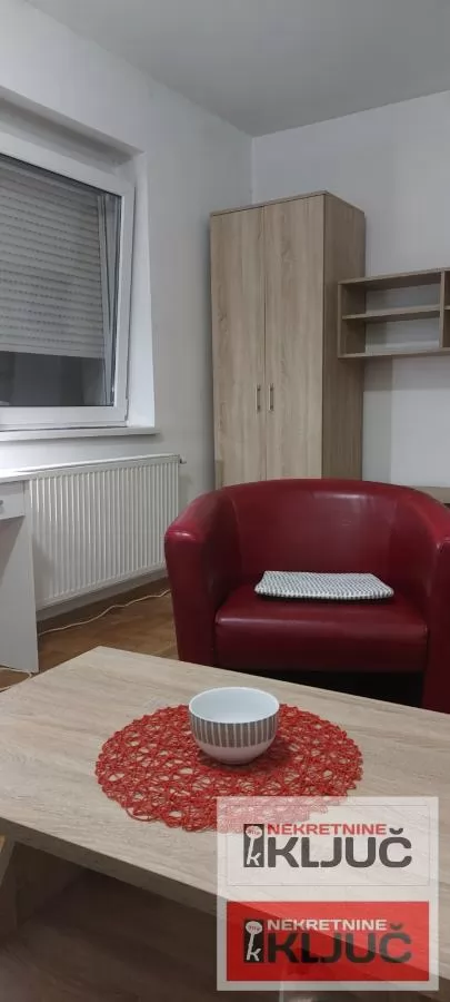 Dobar jednosoban stan na Adamovicevom naselju 5