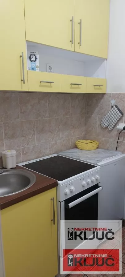 Dobar jednosoban stan na Adamovicevom naselju 6