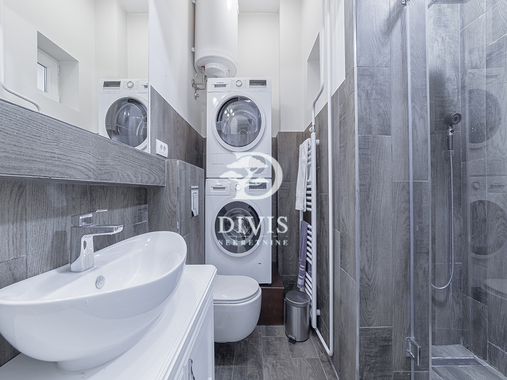 Krunska  Vračar  3 0 salonac sa velikom terasom 4