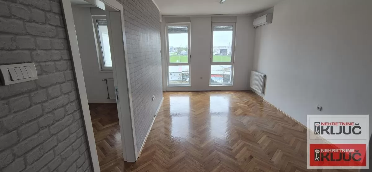 NAJLON PIJACA, 40m2, Dvosoban, Prazan sa kuhinjom za Poslovni prostor 2