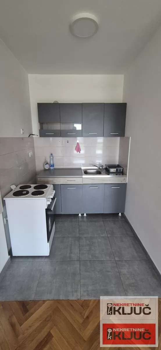 NAJLON PIJACA, 40m2, Dvosoban, Prazan sa kuhinjom za Poslovni prostor 7