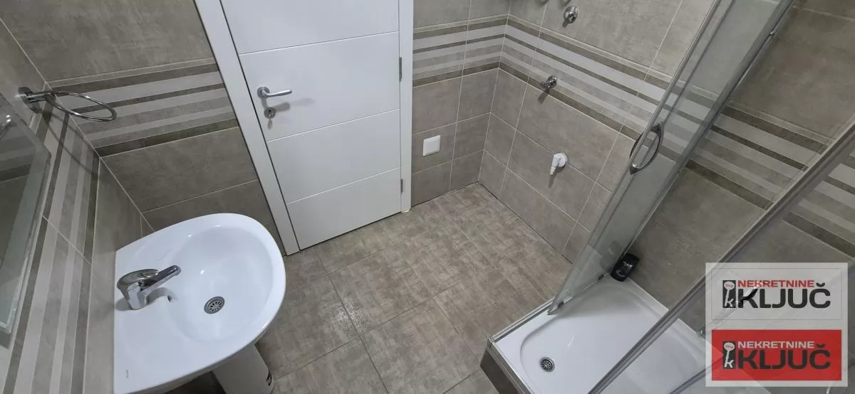 NAJLON PIJACA, 40m2, Dvosoban, Prazan sa kuhinjom za Poslovni prostor 8