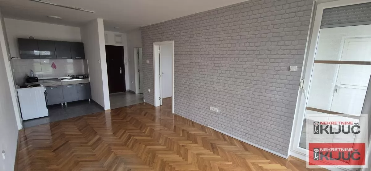 NAJLON PIJACA, 40m2, Dvosoban, Prazan sa kuhinjom za Poslovni prostor 9