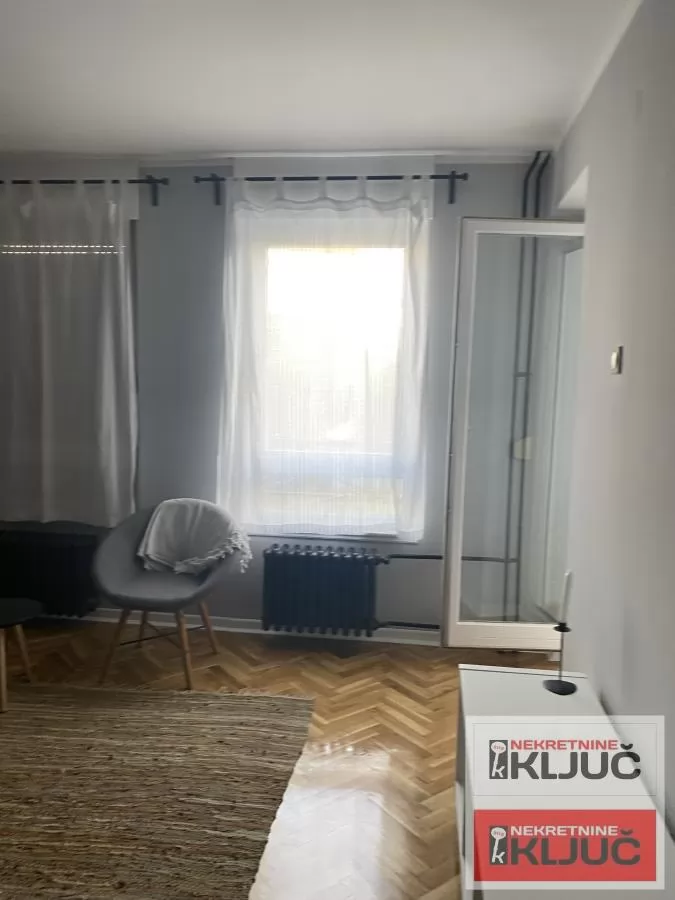 Odlican renoviran jednoiposoban stan na Bulevaru oslobodjenja 4