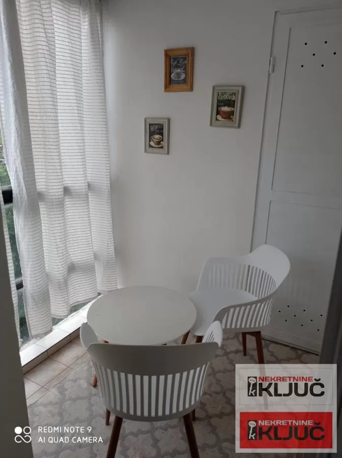 Odlican renoviran jednoiposoban stan na Bulevaru oslobodjenja 5