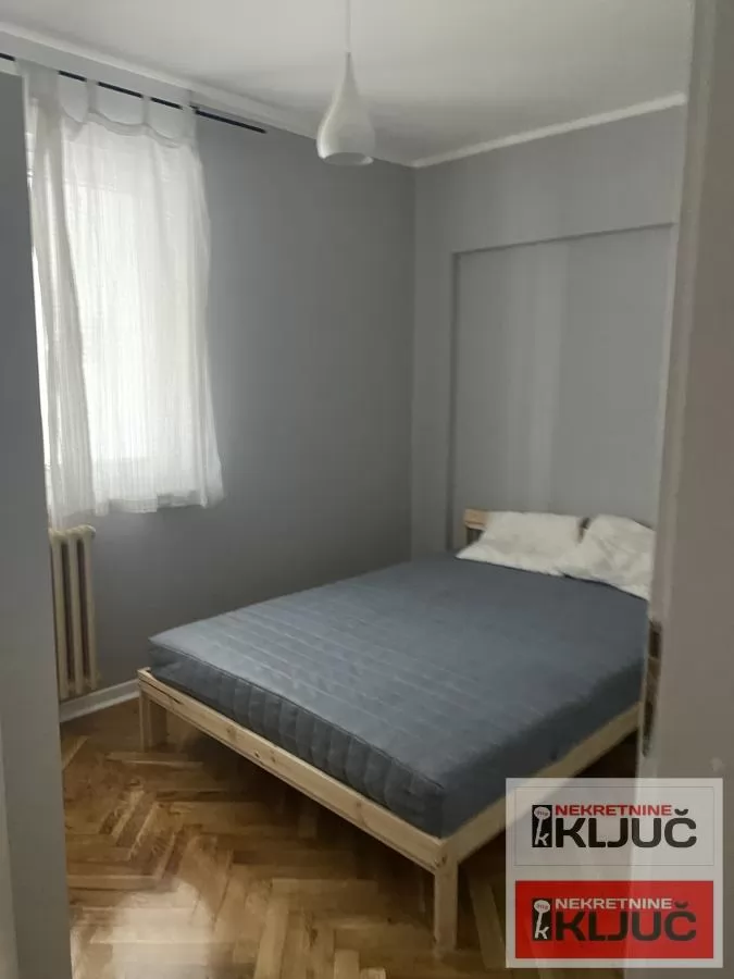 Odlican renoviran jednoiposoban stan na Bulevaru oslobodjenja 6