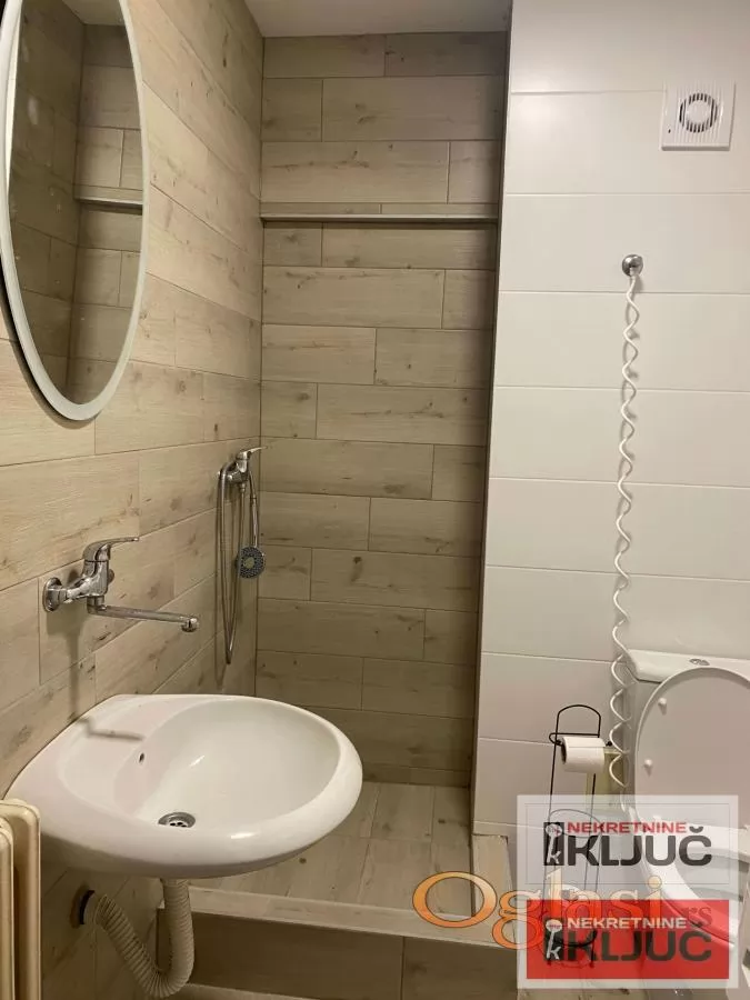 Odlican renoviran jednoiposoban stan na Bulevaru oslobodjenja 7