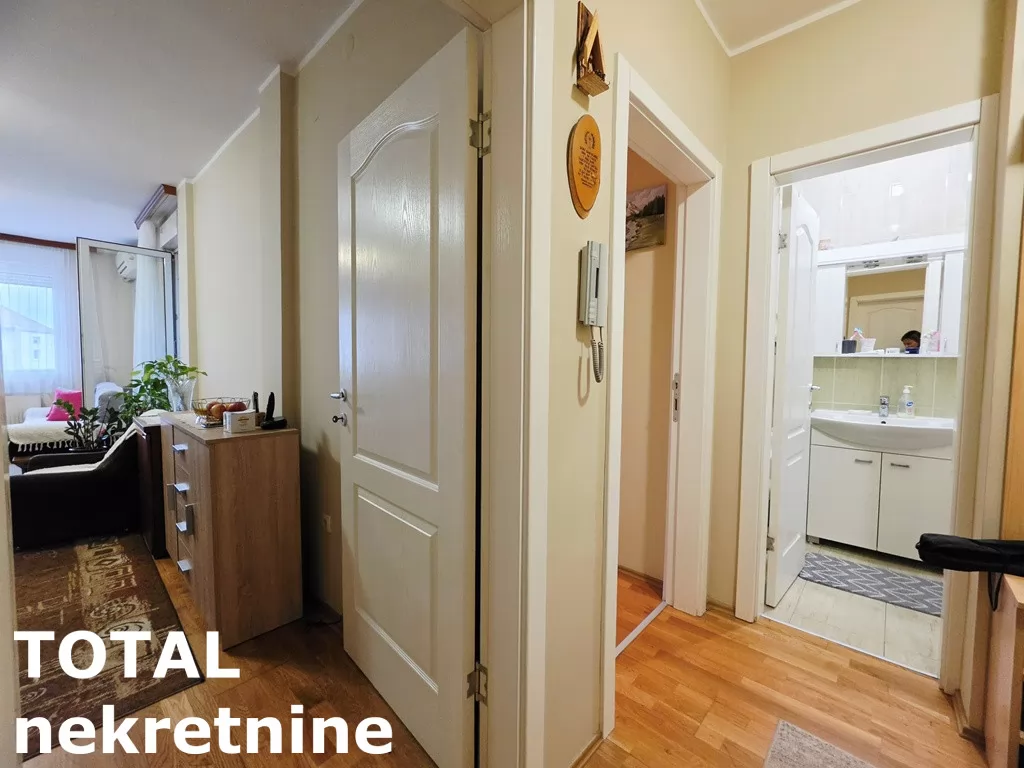 Stan,NOVI SAD,BULEVAR PATRIJARHA PAVLA,kv: 45.00, € 135000, ID: 1102486 8