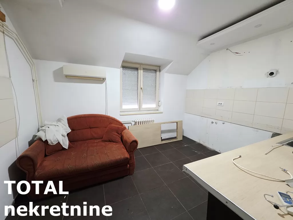 Stan,NOVI SAD,ZELEZNICKA STANICA,kv: 32.00, € 80000, ID: 1101993 5