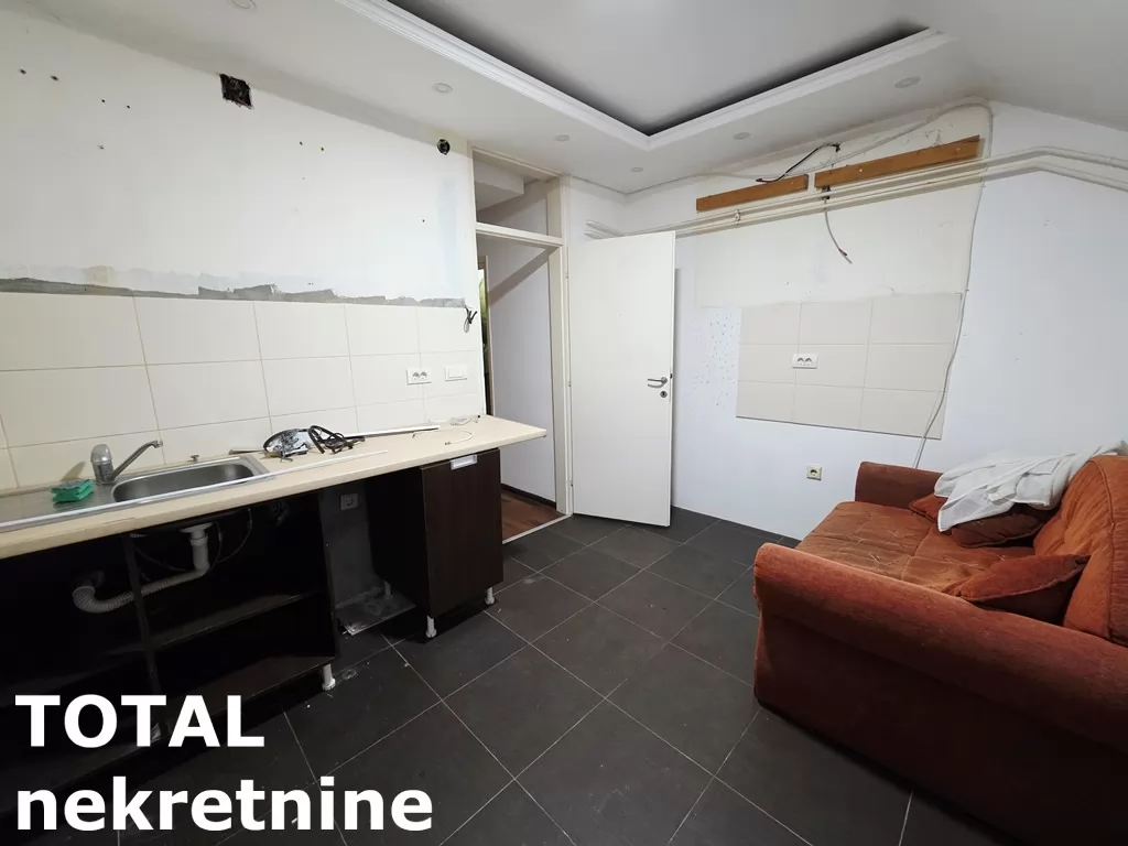 Stan,NOVI SAD,ZELEZNICKA STANICA,kv: 32.00, € 80000, ID: 1101993 7