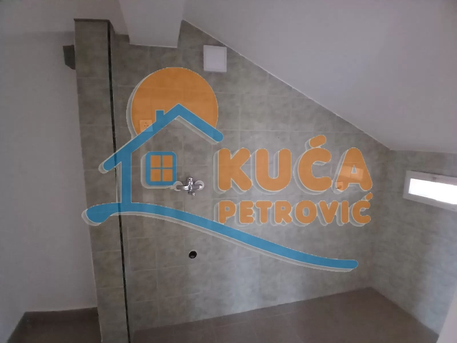 Trosoban stan, 93 m2, Duvanište, Nikole Uzunovića ID: i-016129 7